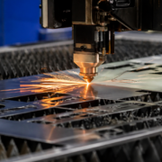 Découpe laser : une technologie incontournable en tôlerie industrielle